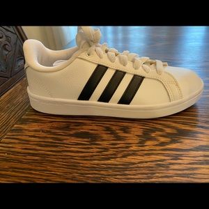 Adidas Sneakers